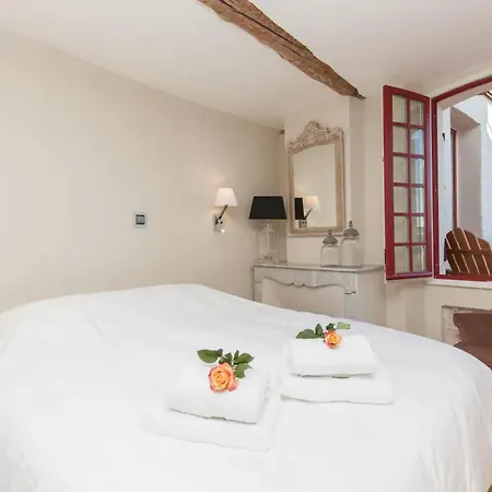 Apartment Maison Marina - Absoluty - New-luxury Old - 1st Row Sea View Terrace Antibes